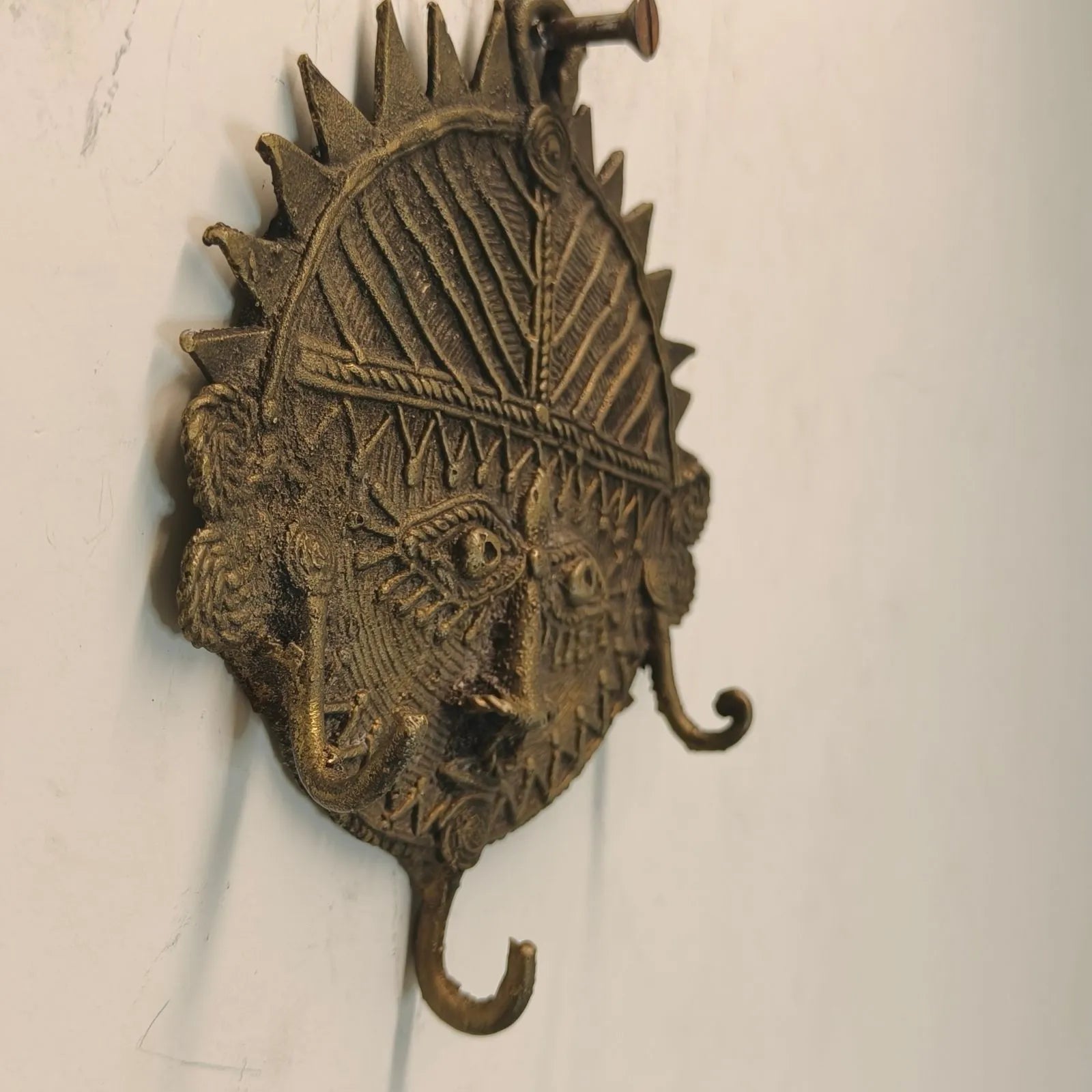 Dhokra Craft Circular Face Key Hanger