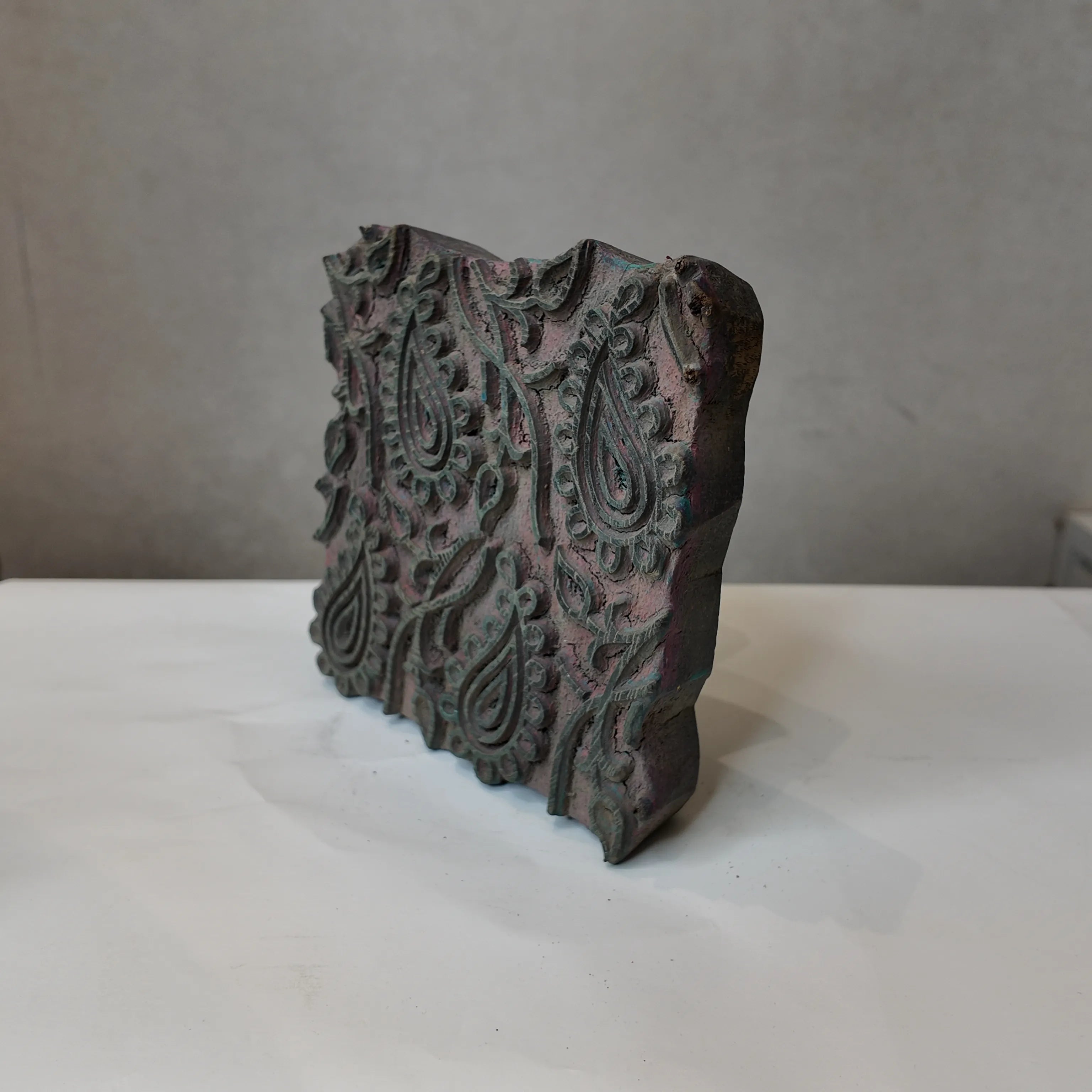 Vintage Hand-Carved Wooden Printing Block – Scalloped Paisley Grid