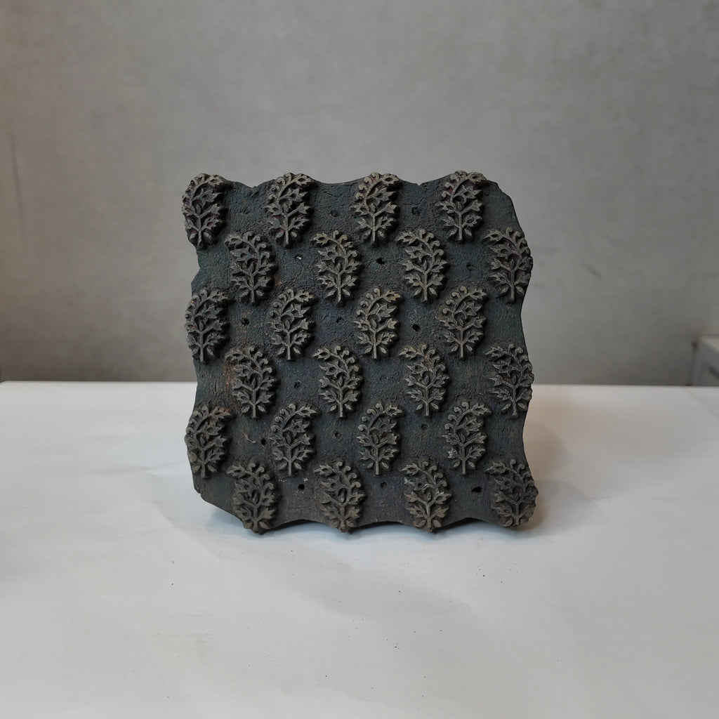 Vintage Hand-Carved Wooden Printing Block – Staggered Floral Buti Grid