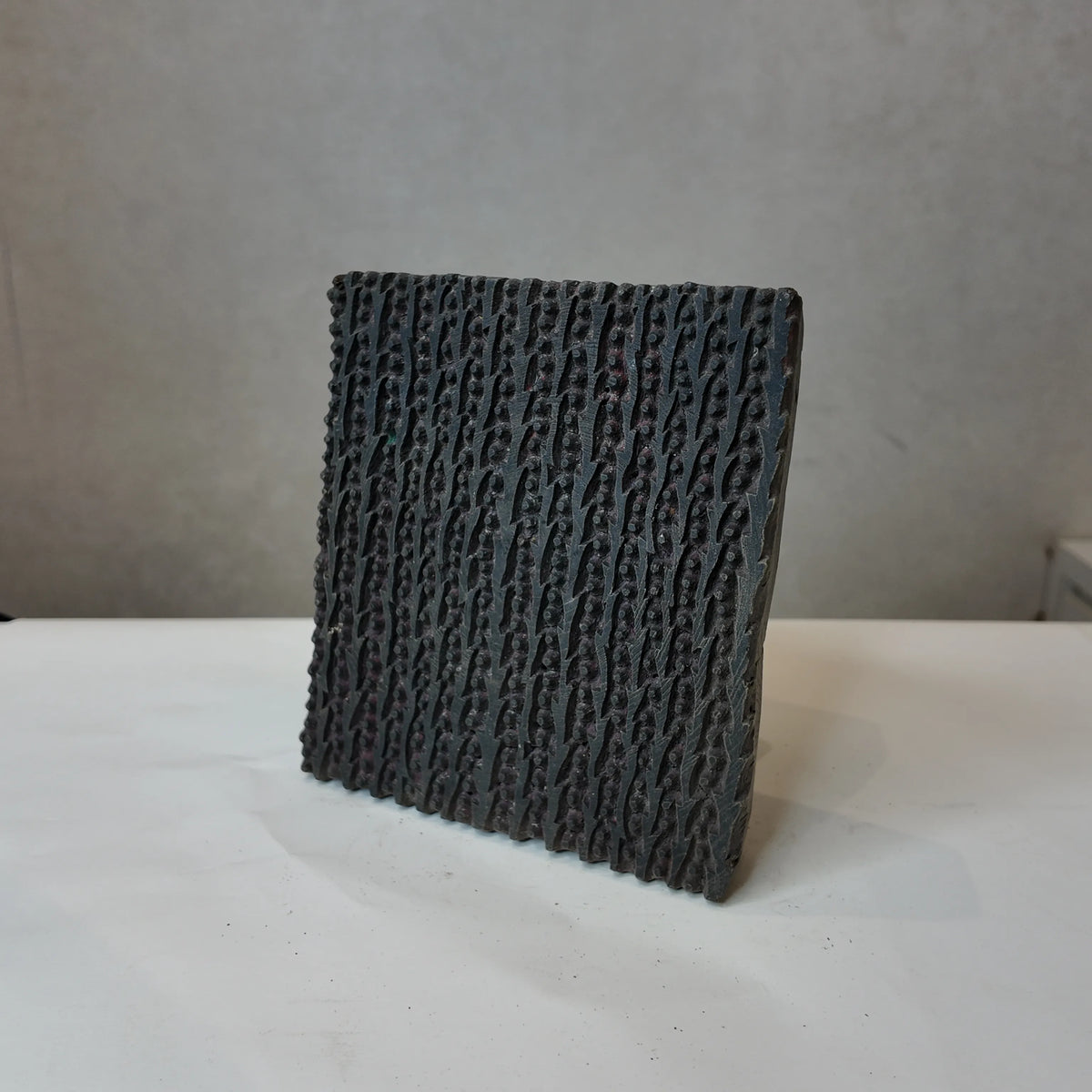 Vintage Indian Textile Stamp – Dense Zig-Zag Bead Stripe Texture