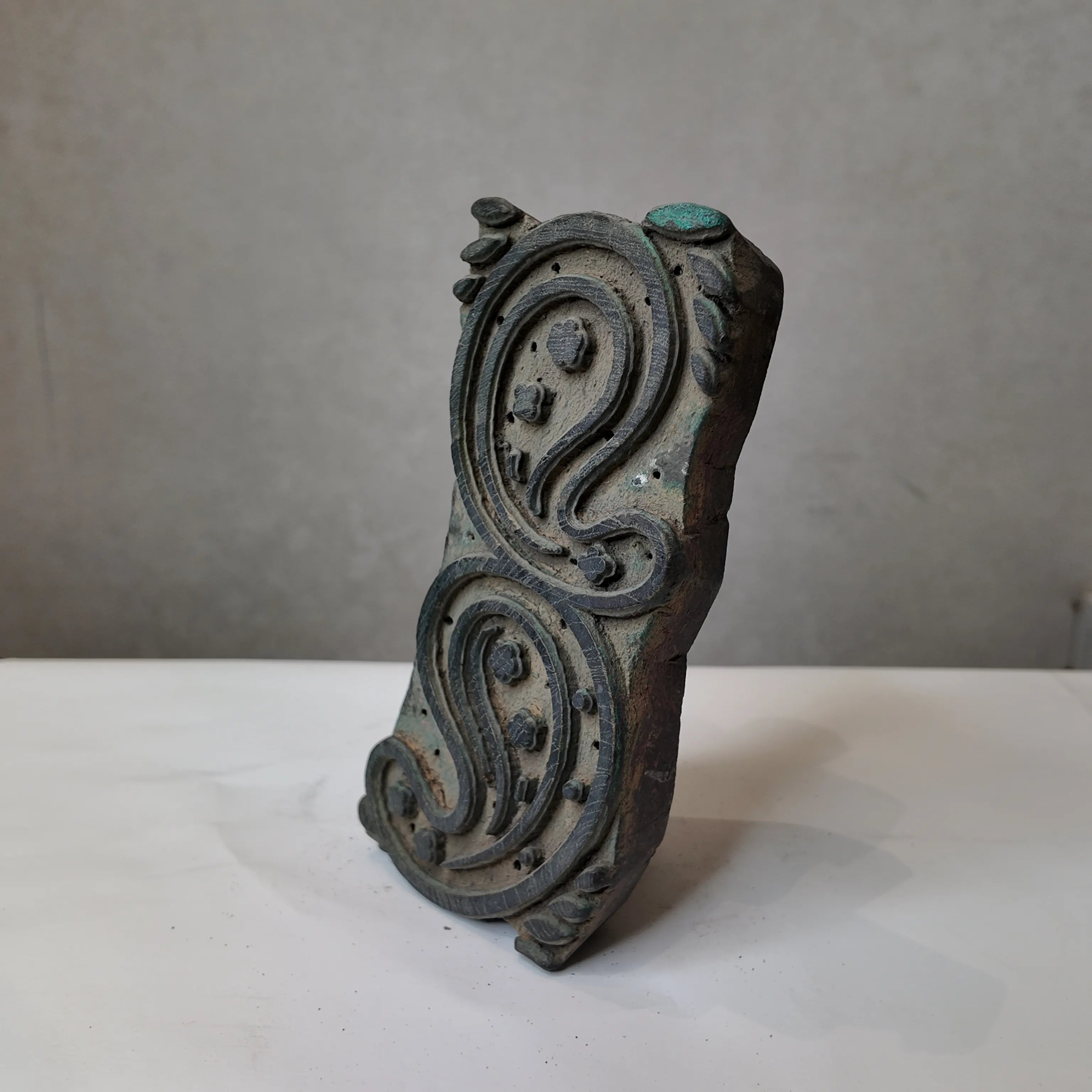 Vintage Hand-Carved Wooden Printing Block – Double S-Curve Paisley Scroll
