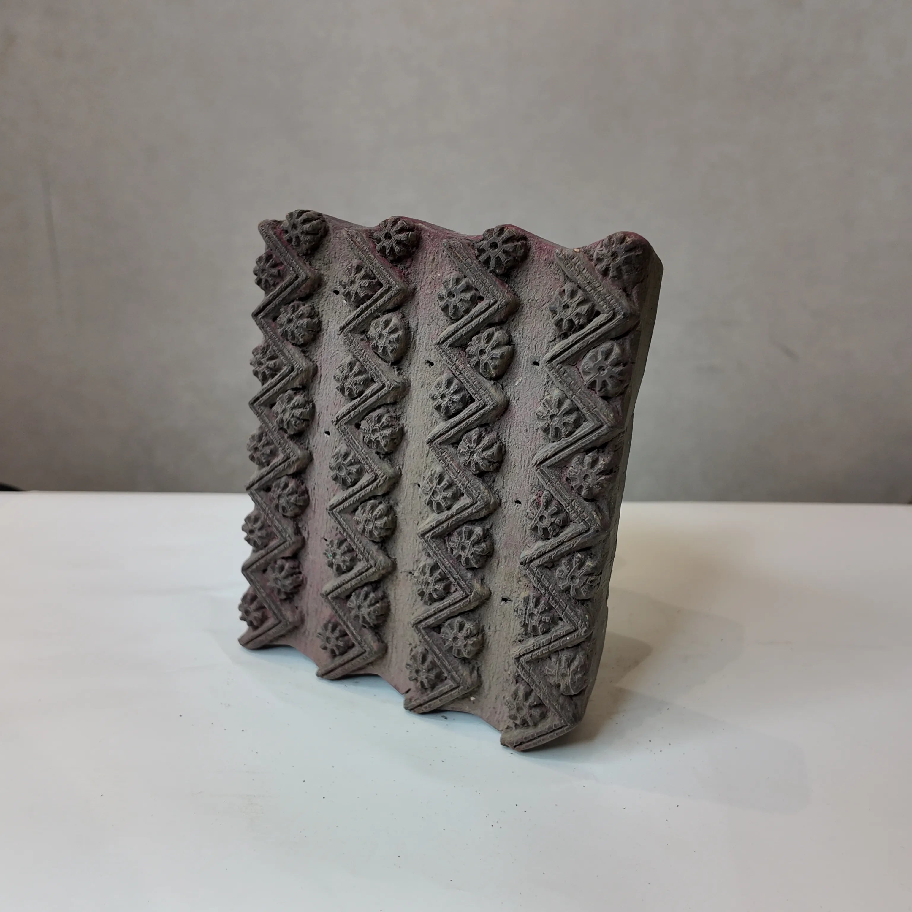 Vintage Hand-Carved Wooden Printing Block – Zigzag Rosette Stripe