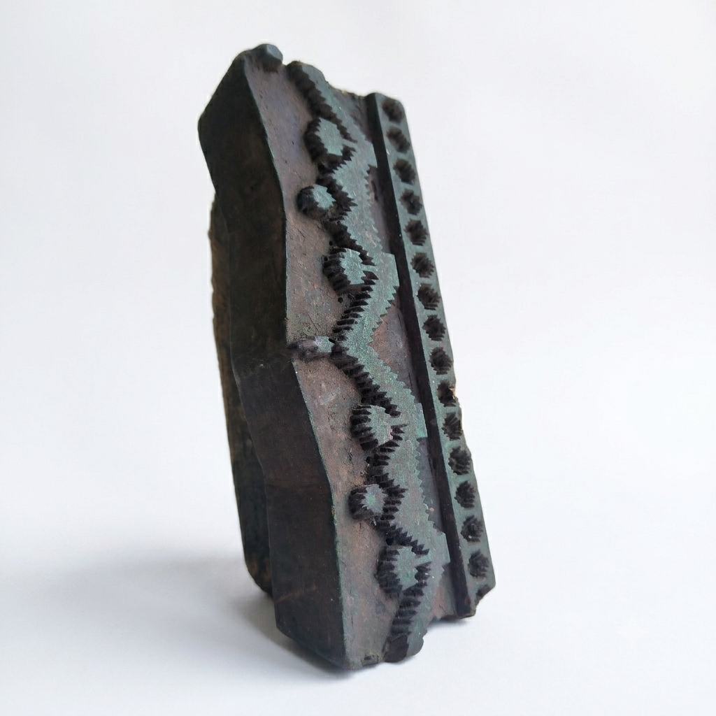Vintage Hand-Carved Wooden Printing Block – Zigzag Chain Border