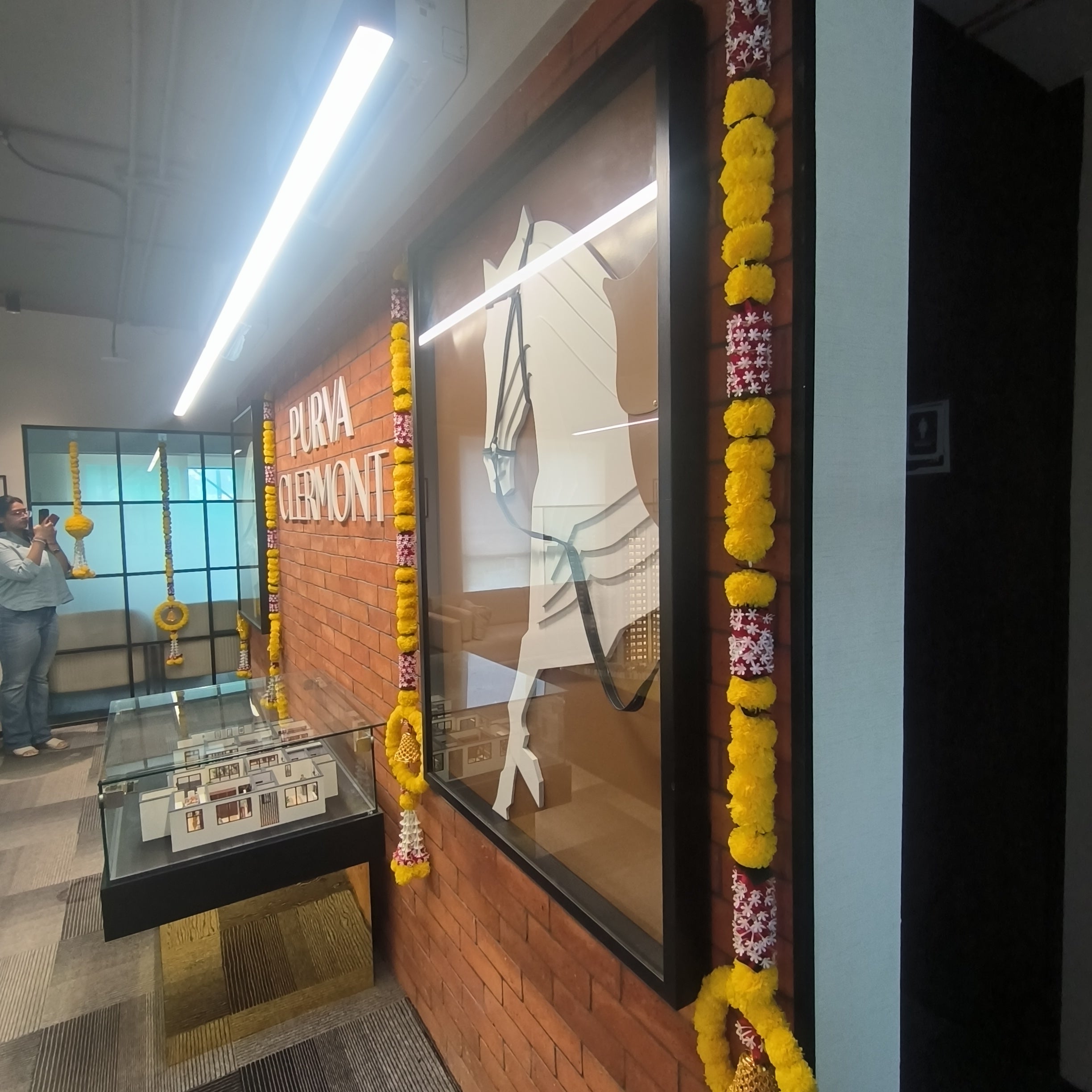 Elegant Horse 3D MDF Wall Art – Modern Minimalist Wall Decor for Living Room & Office