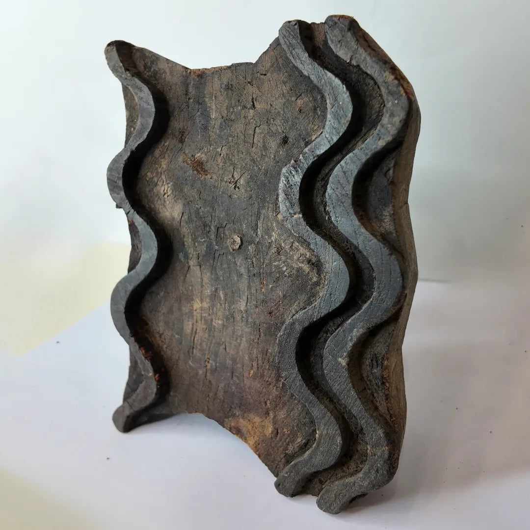 Vintage Hand-Carved Wooden Printing Block – Wavy Ribbon Groove