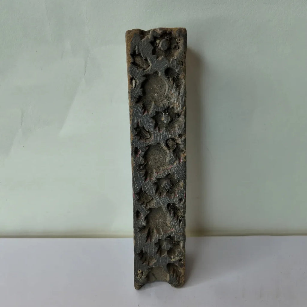 Vintage Wooden Printing Block – Narrow Star Flower Border